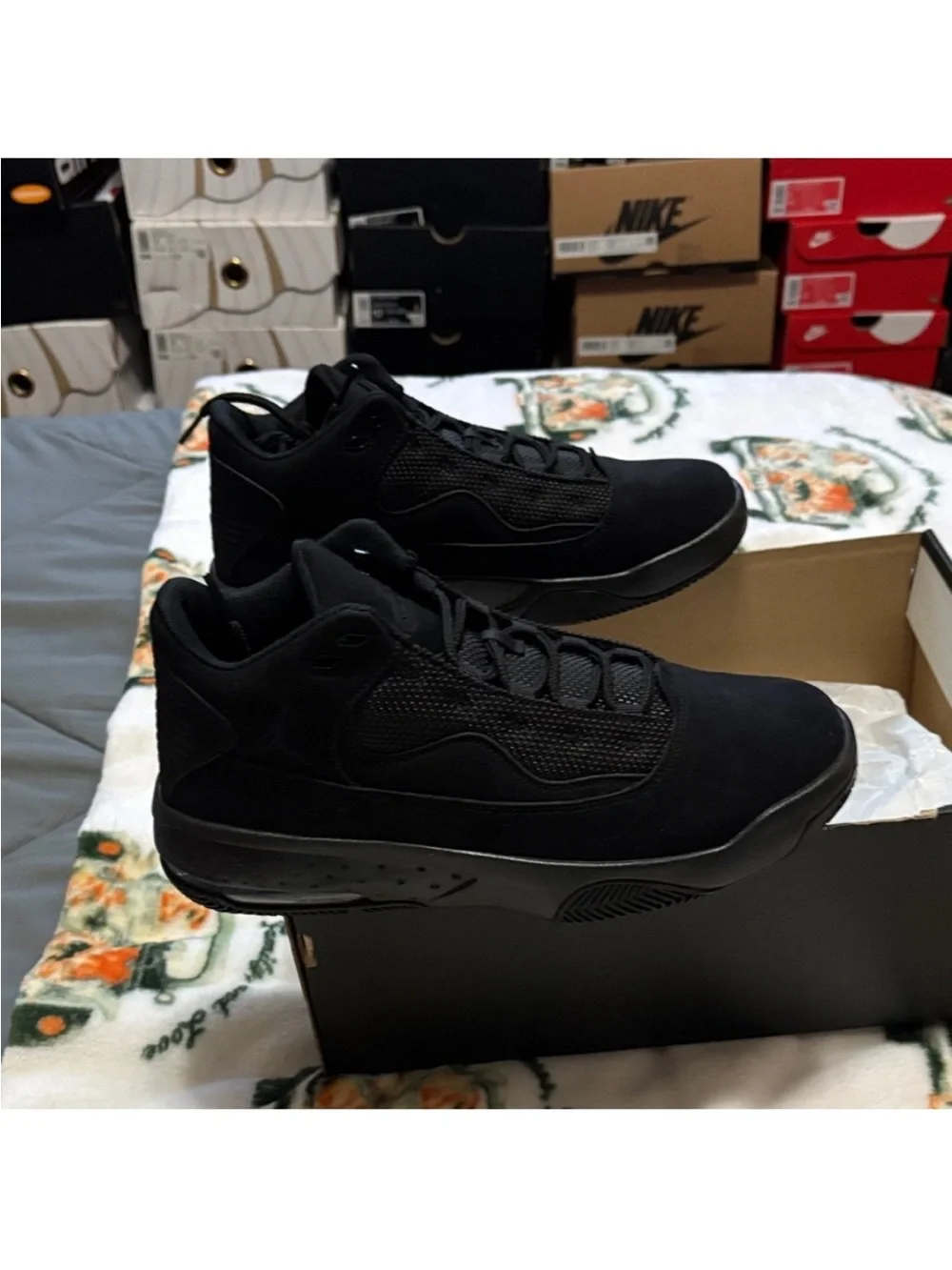 Men's Jordan Max Aura 2 Triple Black Athletic Sneakers